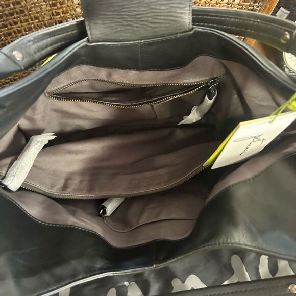 petunia new Ladies purse black/yellow velvet - Picture 5 of 7